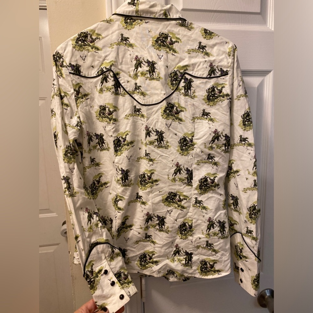 Shirt - Picture 4 of 4